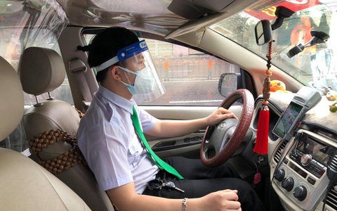 HỎI - ĐÁP về dịch COVID-19: Người dân TP.HCM muốn đi cấp cứu bằng taxi gọi vào đâu?