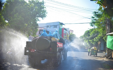 'Người dân vùng dịch cảm thấy an tâm, chúng tôi vui'