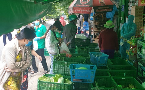 Khách đến trước mua đầy ắp, người đến sau chưng hửng