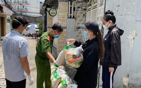 Bức thư tay gửi Công an phường nhờ đổi tiền trợ cấp thành 100kg gạo giúp người nghèo
