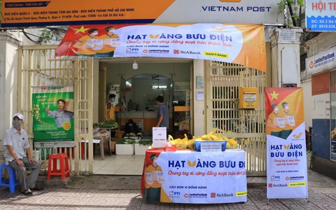 Phát 700 tấn gạo cho người dân gặp khó khăn ở TP.HCM và 5 tỉnh