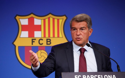 Chủ tịch Barca: 'Ký hợp đồng với Messi là mạo hiểm với đội bóng'