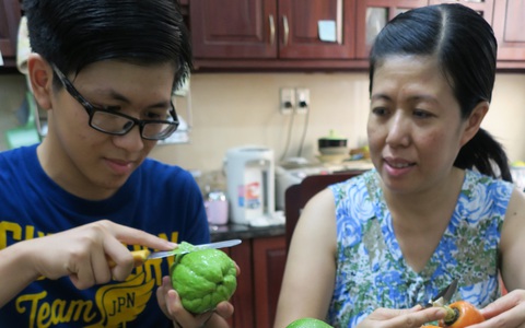 Cùng con làm việc nhà mùa giãn cách