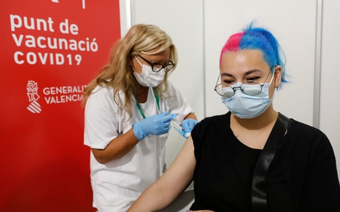 Châu Âu đạt mục tiêu tiêm chủng 70% người trưởng thành