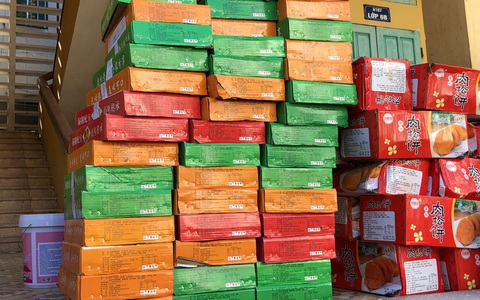Thu giữ lượng bánh trung thu 'khủng' không rõ nguồn gốc có chữ Trung Quốc