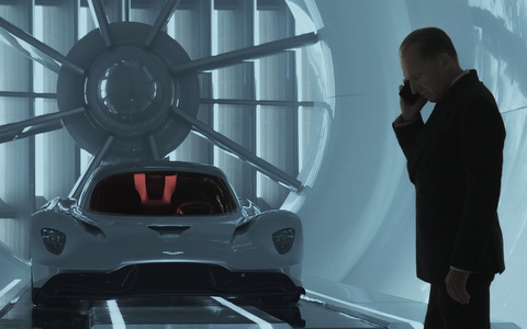Sau 6 năm chờ đợi, 3 lần hoãn chiếu, cuối cùng khán giả cũng được gặp James Bond