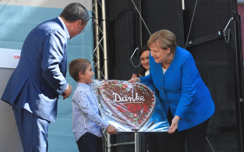 Nhìn lại 16 năm lèo lái nước Đức của Thủ tướng Angela Merkel