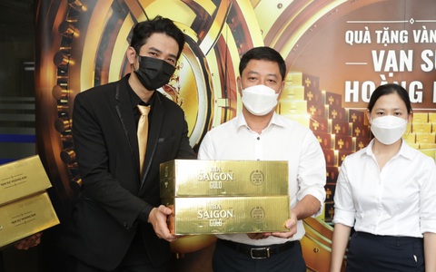 Vạn Sự Hoàng Kim: thùng bia hạng sang cho ngày tết rộn ràng