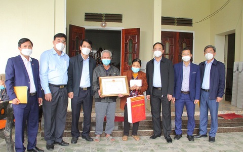 Thanh Hóa tặng bằng khen cho 'người hùng' Trung Văn Nam