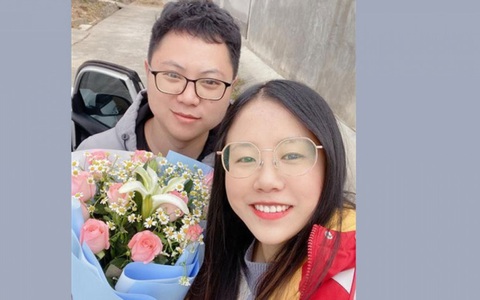 Mắc kẹt vì bị phong tỏa khi đi xem mắt, cô gái Trung Quốc quyết định đính hôn