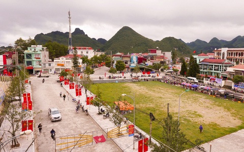 Một người dân treo cổ tự tử, phó trưởng công an huyện cùng 2 cán bộ ở Lai Châu bị kỷ luật