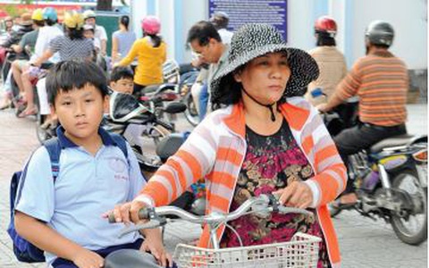 Hội phụ huynh: Tiếp sức cho ai?