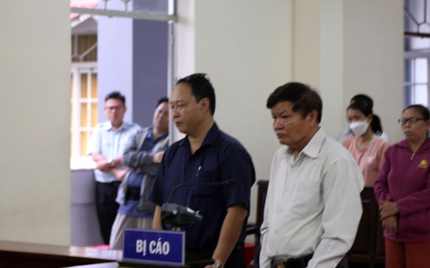 Lừa cơ quan nhà nước lấy tiền bồi thường đất tái định cư, lãnh 12 năm tù