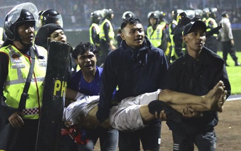 Số người chết trong vụ bạo loạn ở Indonesia tăng lên 130