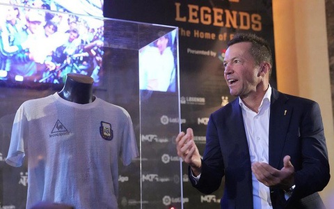 Áo đấu của huyền thoại Maradona được trở lại Argentina