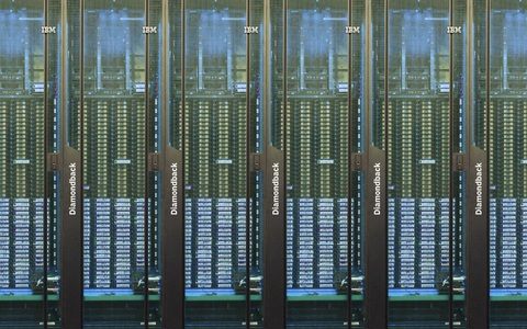 Tại sao 'gã khổng lồ' công nghệ IBM lại lưu trữ dữ liệu ở băng từ kiểu cũ?