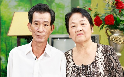 MC Quyền Linh giúp cặp đôi 'Tình trăm năm' tìm được người thân sau 42 năm thất lạc
