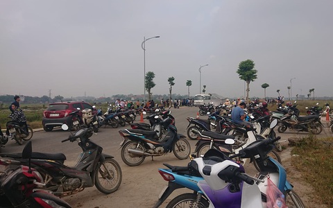 Hai nhóm nam sinh đuổi đánh nhau, một em nhảy xuống sông trốn tử vong
