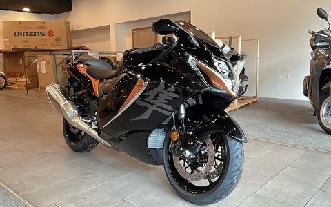 'Thần gió' Suzuki Hayabusa 2022 - Siêu mô tô 1.340 phân khối về Việt Nam