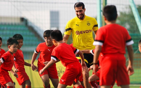 Cầu thủ nhí Việt Nam 'đánh bại' các danh thủ Borussia Dortmund