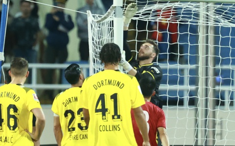 Ngán ngẩm sự cố xấu hổ trên sân Mỹ Đình trong trận Việt Nam - Borussia Dortmund