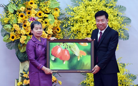 Tăng cường mối quan hệ tốt đẹp với láng giềng Campuchia