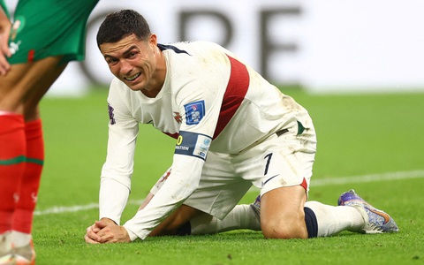 Chờ dòng tweet của Ronaldo…