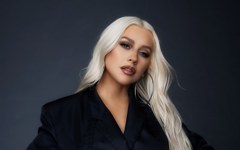 Christina Aguilera biểu diễn tại Hà Nội trong lễ trao giải thưởng VinFuture tối 20-12