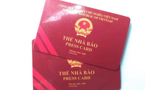 Thu thẻ nhà báo của tổng biên tập báo Pháp Luật Việt Nam