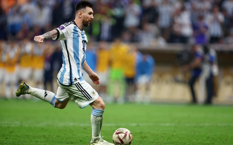 Sút luân lưu - Ronaldo nhìn Messi mà học hỏi