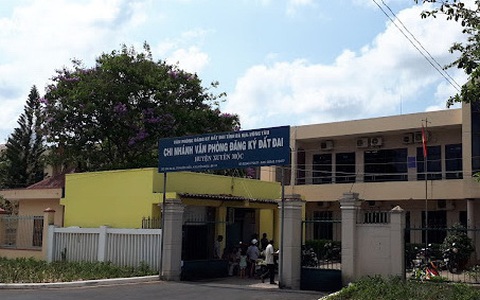 Khởi tố phó giám đốc, chuyên viên Văn phòng Đăng ký đất đai huyện Xuyên Mộc