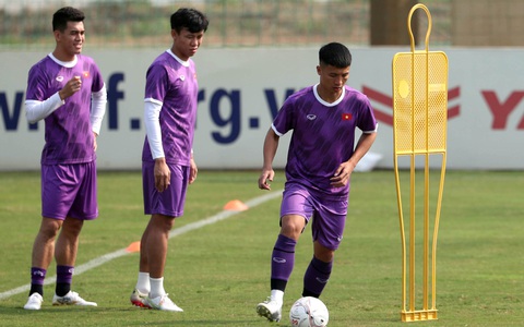 AFF Cup 2022: Ai sẽ thay Quang Hải?