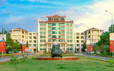 Kỷ luật chủ tịch hội đồng trường, hiệu trưởng Trường đại học Tây Bắc
