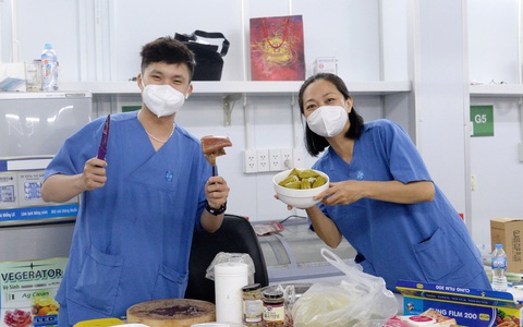 Giao thừa của y bác sĩ Bệnh viện Đại học Y dược TP.HCM và bệnh nhân COVID-19 ra sao?