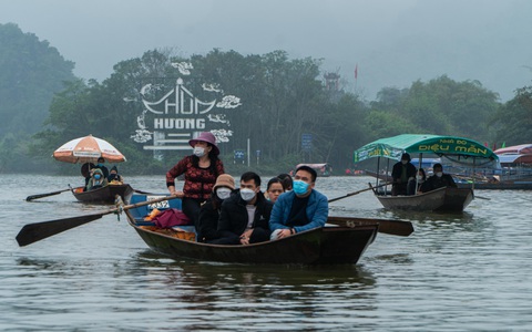 Chùa Hương 'thử đón khách' trước ngày khai hội 16-2