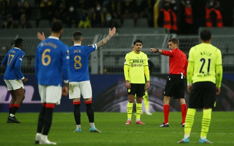 Ghi 4 bàn trong 16 phút, Rangers có chiến thắng 'gây sốc' trước Dortmund