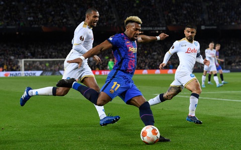 Xavi vẫn đang loay hoay