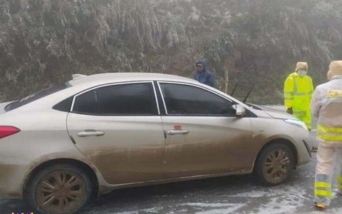 Lái xe trong băng giá: Lưu ý hiện tượng băng đen
