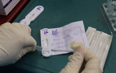 Ca COVID-19 đang cao nhất gần 5 tháng qua, TP.HCM ứng phó ra sao?