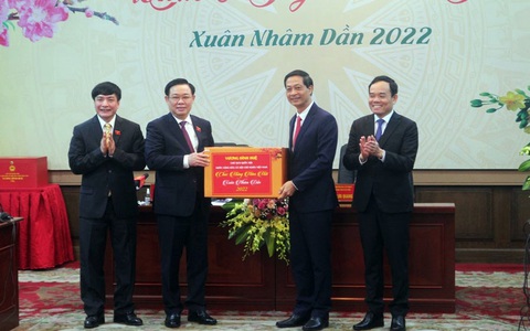 Chủ tịch Quốc hội: Không để ăn Tết kéo dài, nhanh chóng tháo gỡ khó khăn, hỗ trợ doanh nghiệp