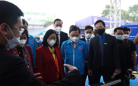 Tháng thanh niên đảm nhận việc mới: Chăm sóc F0 có hoàn cảnh neo đơn