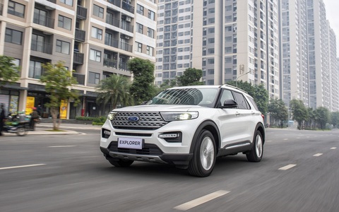 Ford sẽ bán xe thiếu linh kiện cho khách và lắp dần sau 1 năm