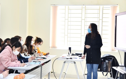 Sinh viên Hà Nội 'chia phe' xin học trực tiếp - trực tuyến