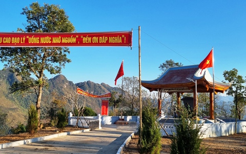 Biên giới ở lòng dân