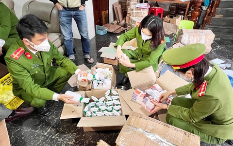 Mua cồn, tinh dầu chế hàng ngàn chai sát khuẩn giả