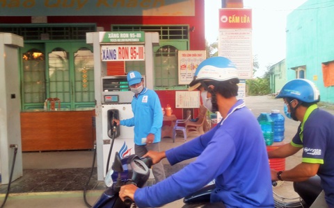 Ép khách hàng chịu thiệt