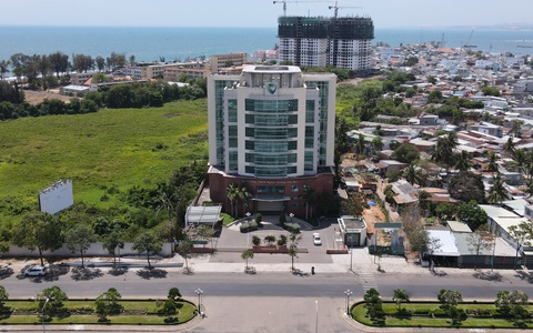 Bình Thuận giao đất 'vàng' cho ngân hàng xây trụ sở thế nào?
