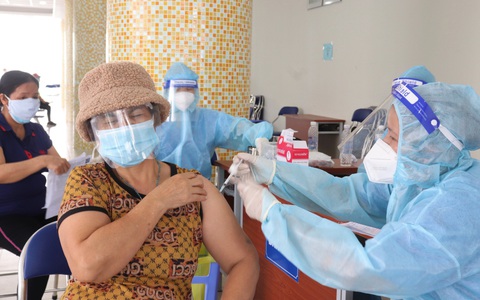 Chủng Omicron 'trốn' vắc xin, nhiều người tái nhiễm chỉ sau 1 tháng