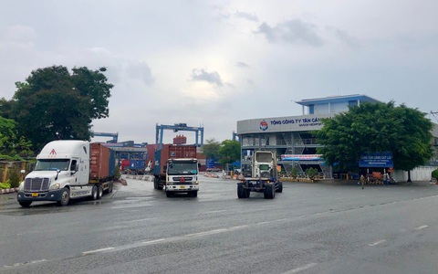 Ngày đầu TP.HCM thu phí hạ tầng cảng biển: Cảng thông thoáng