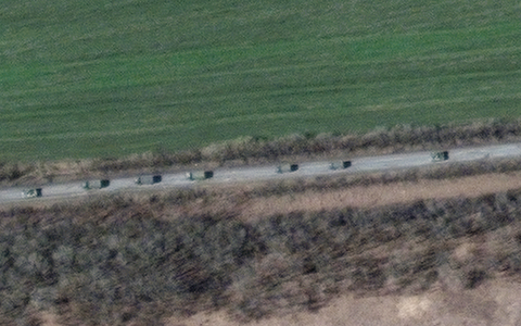 Hình ảnh đoàn xe quân sự dài 13km của Nga di chuyển ở phía đông Ukraine